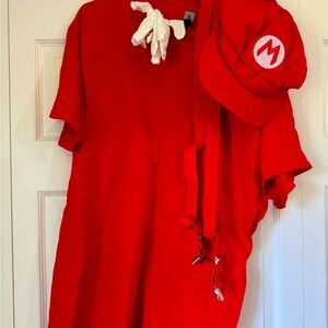 Mario super Mario 5 piece Halloween costume. Adult large